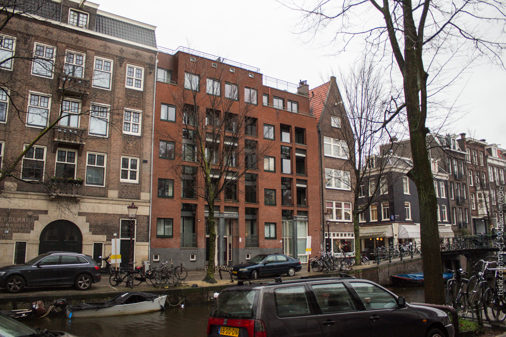 Новый дом в центре Амстердама